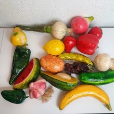 Paper Mache Fruit and Vegetables Vintage Folk Art Vintage Lot Of 18 *FLAW READ*