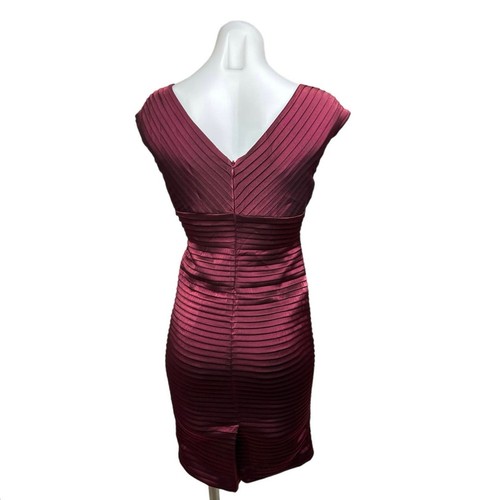 Adrianna Papell Purple Metallic Pleated V-neck Sleeveless Satin Sheath Dress 2P - Picture 6 of 8
