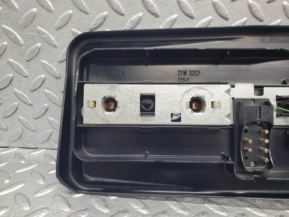 ⚙51234⚙ Mercedes-Benz C126 Coupe Tail Light Bulb Holder Right Side 1268201064 - Image 2 of 4