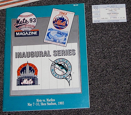 MAY 9 1993 METS VS MARLINS WITH TICKET PENNANT & PROGRAM 1ST METS MARLINS SERIES - Picture 2 of 2