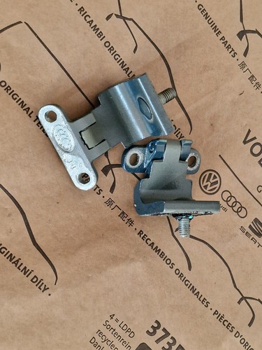 VW Seat Satz 2x Scharnier Heckklappe Klappenscharnier 1K6827301C 1K6827301A Grau