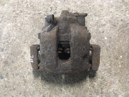 BMW 318i Kombi E46 (99-01) : Bremssattel hinten links