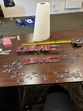 2016-2021 Gmc Terrain Acadia Red Chrome Grille Emblem Oem Lot Read 