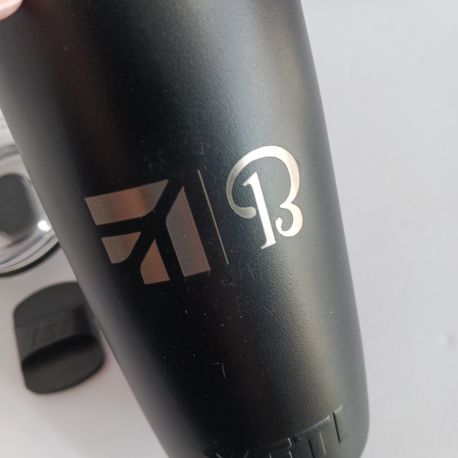 YETI Insulated Tumbler Black with Beechcraft Textron Logo Brand New Swag