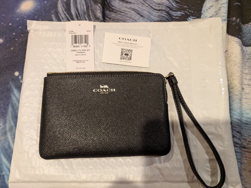 NWT Coach Black Pebble Leather Corner Zip Wristlet Wallet