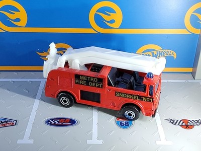 1986 Matchbox Automotive Superstars MB63 Snorkel Fire Engine Truck #1