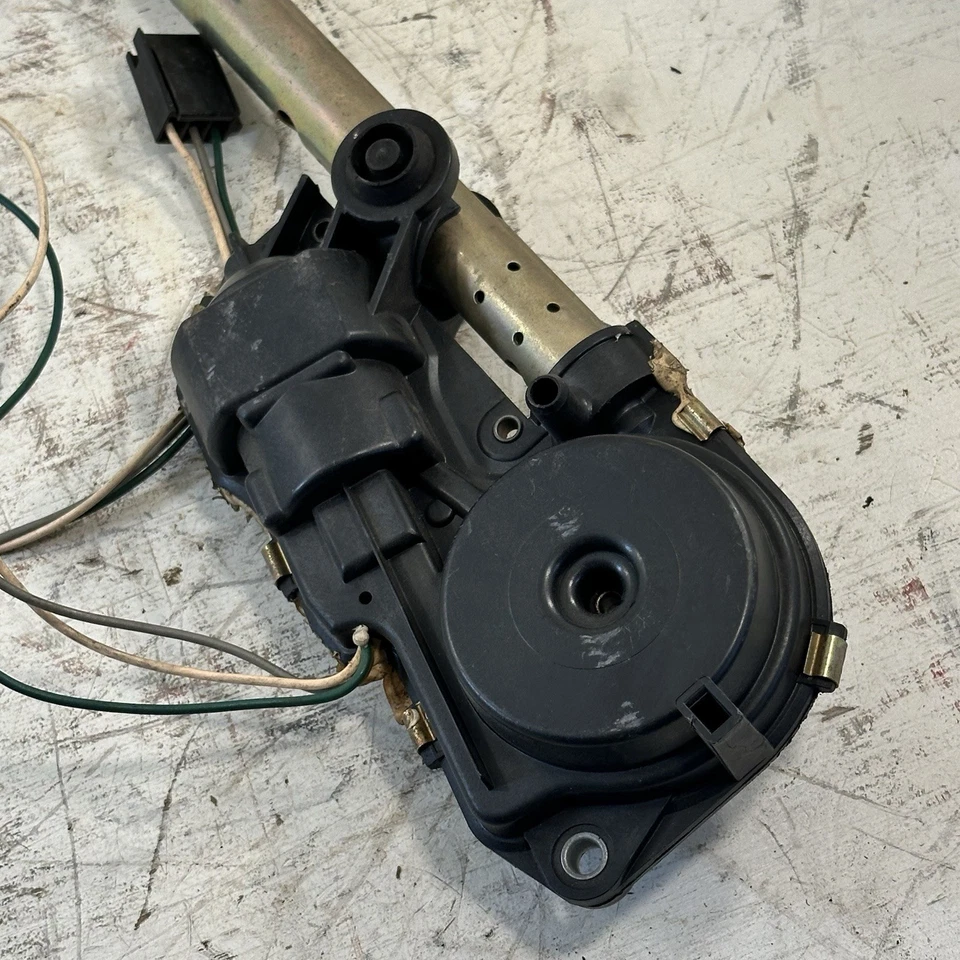 Antena de alimentación usada funcionando OEM GM 22038697 compatible con Firebird Chevy Camaro 1993-02 Foto 3 de 4