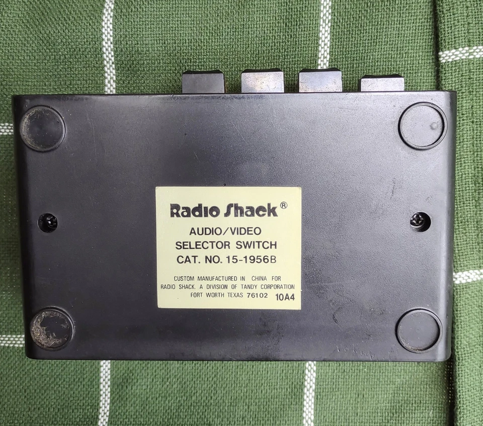 Interruptor selector audio/video Radio Shack 15-1956B Foto 3 de 3