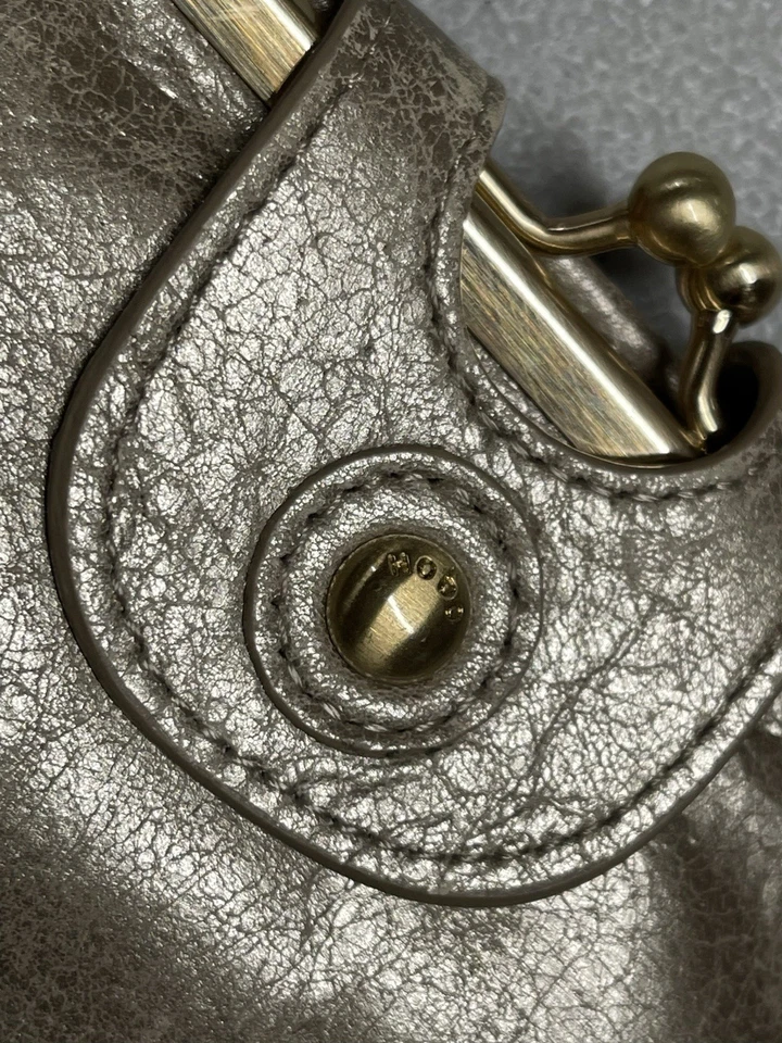 Cartera sin asas de cuero Hobo International Alice metálica champán plateada nueva sin etiquetas Foto 3 de 4