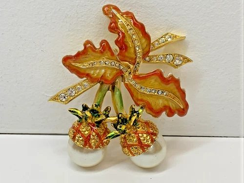 Joan Rivers Vintage Pineapple Leaf Gold Tone Pin Brooch Costume Jewelry Retro