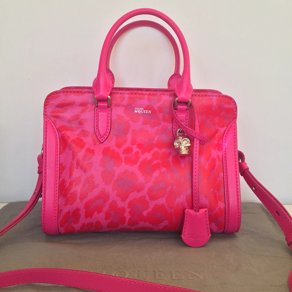 Cartera con candado pequeña Alexander Mcqueen® rosa llama edición limitada ECU   Foto 4 de 4