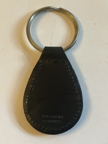 RARE EXQUISITE 1970s VINTAGE ENAMEL ”BMW” DEALER COWHIDE KEYCHAIN RING FOB LQQK - Picture 9 of 13