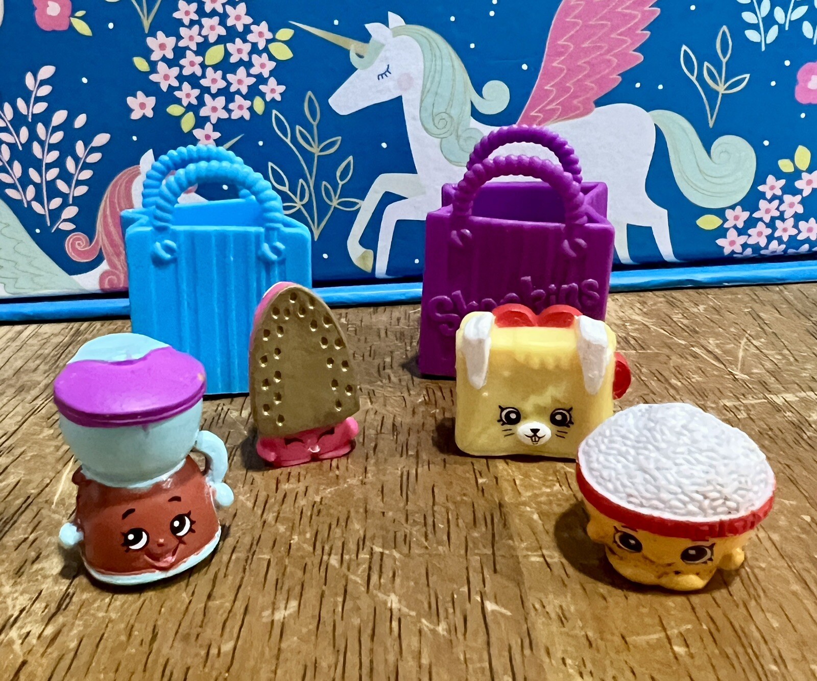 Shopkins Lot of 4 mixed seasons Sizzles Coffee Plus Two Bags