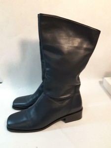 low heel naturalizer booties