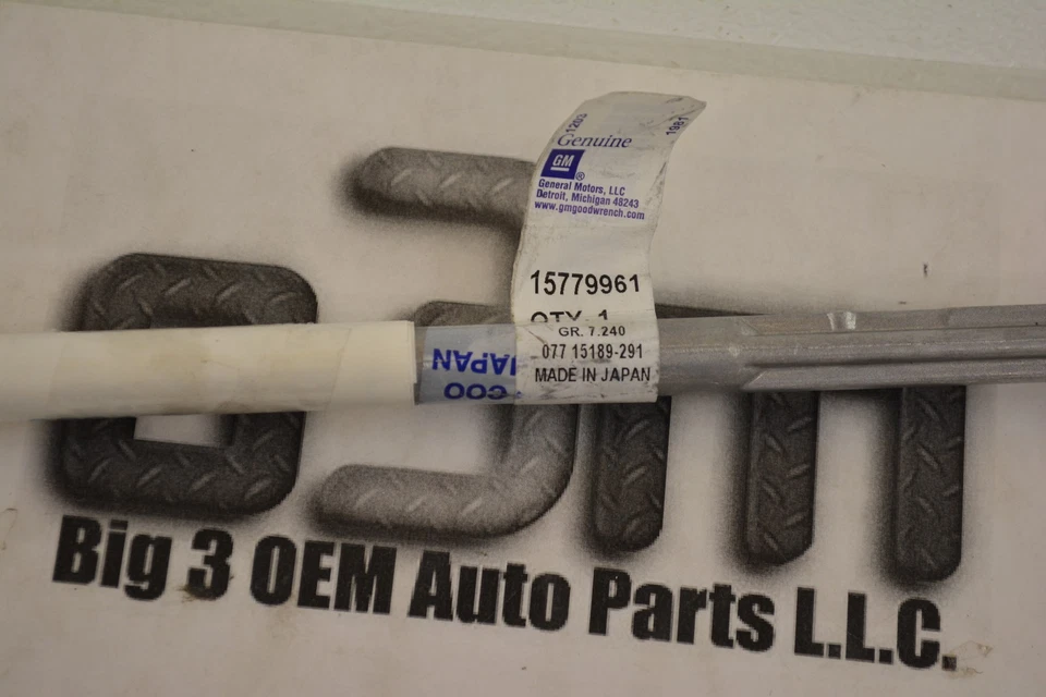 Pontiac Torrent Chevrolet Equinox Saturn Vue Front Stabilizer Shaft Link new OEM - Image 3 of 3