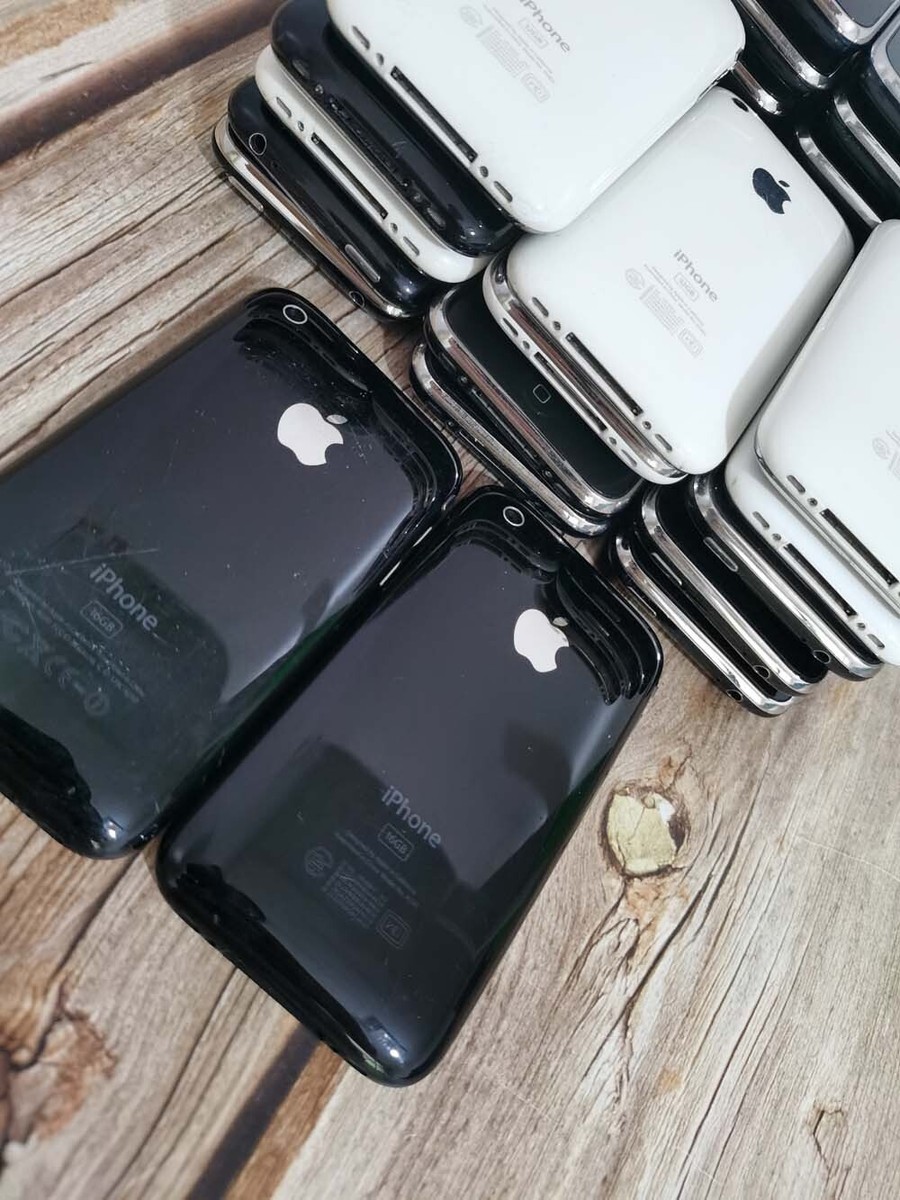 iPhone3GS 16GB ブラック Apple iPhone 3GS(iPhone 3rd gen)-8GB 16GB 32GB-Black/White