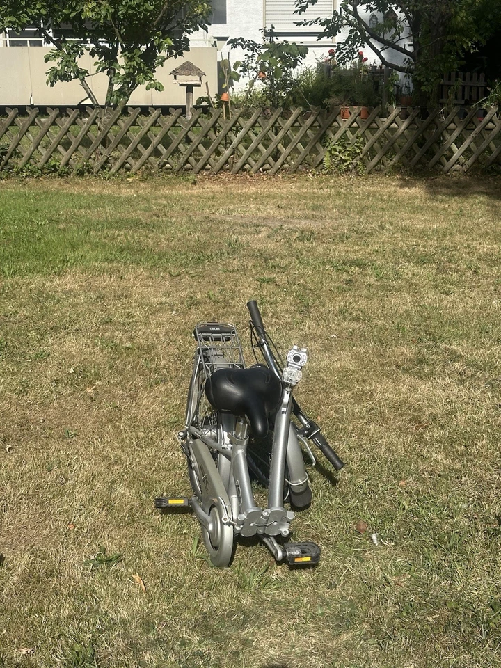Fahrrad Das Fahrrad faltet sich - Bild 4 von 4