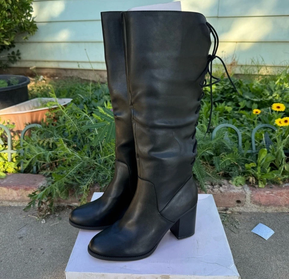 NUEVO CON ETIQUETAS Soda Firefly Negro Imitación CUERO Botas Tacón Alto Con Cordones Talla 10 Fantasía Foto 2 de 4