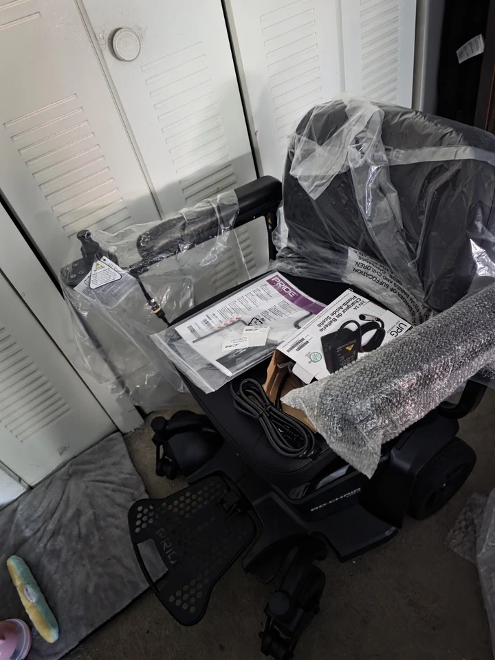 Silla de ruedas eléctrica nueva, nunca usada Foto 2 de 2