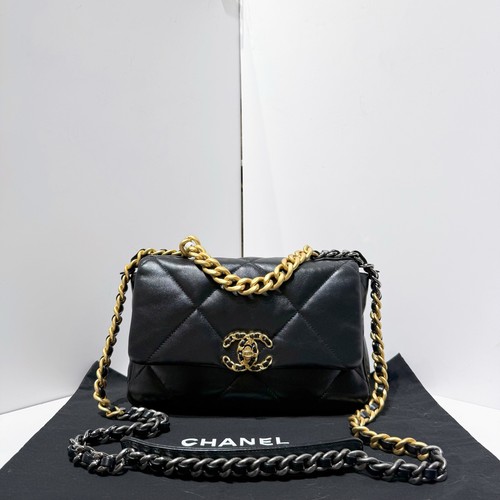 Excellent Chanel 19Bag Flap PM Black Lambskin Quilted Chain Crossbody Handbag