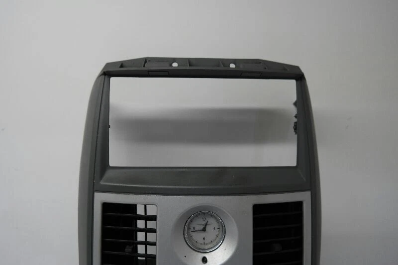 CHRYSLER TOWN & COUNTRY 2008-2010 RADIO CENTRAL DELANTERA BISEL DE AJUSTE CLIMÁTICO OEM Foto 4 de 4