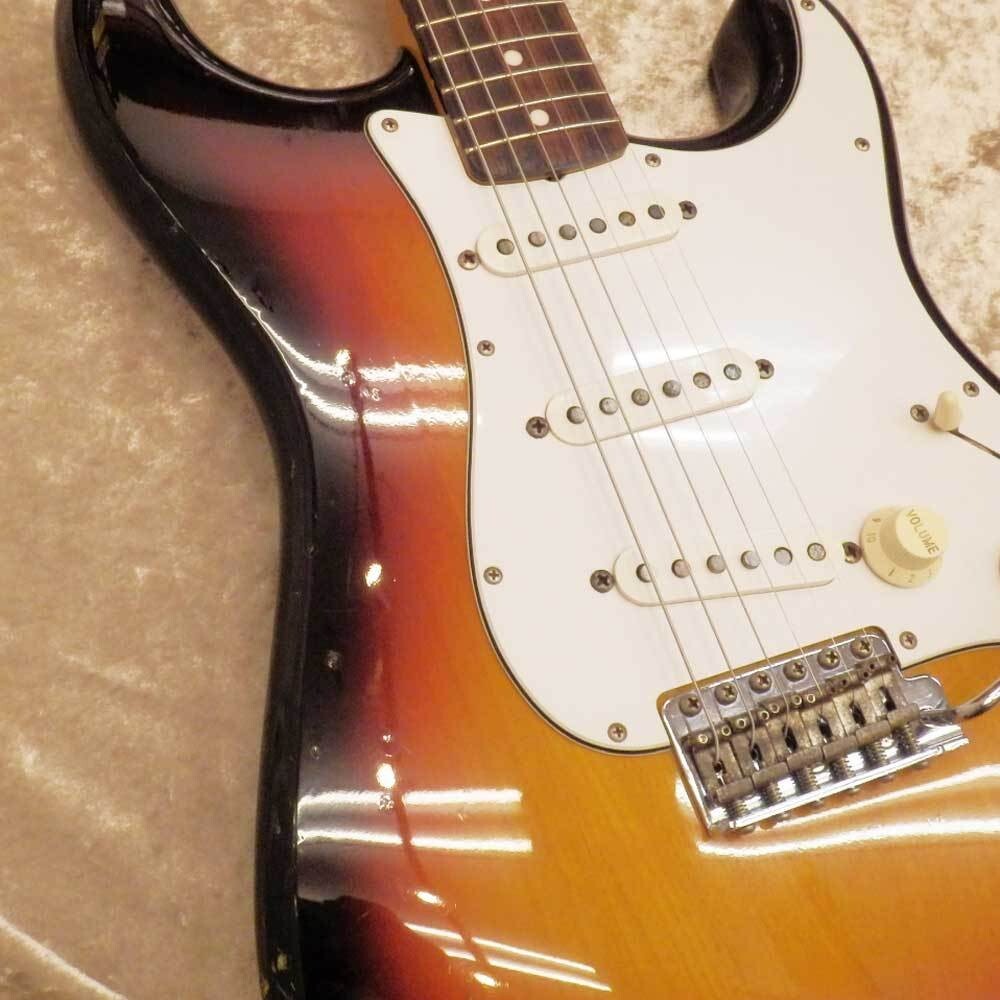 ギター Fender homage strattype 3sunberst ギター Fender homage strattype 3sunberst Fender homage