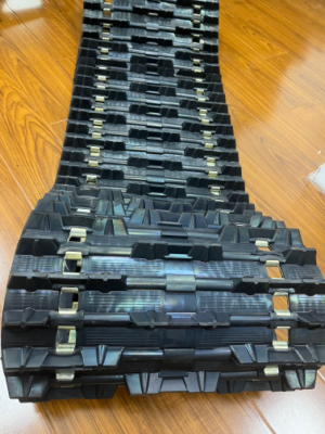 Ski-Doo Snowmobile 18in wide track 58 holes 04-930GB, 570-0007