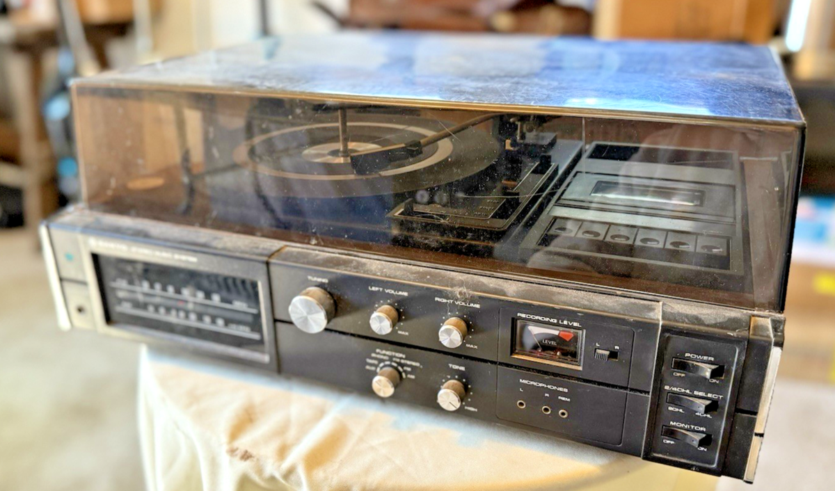 Vintage SANYO GXT-4505 AM/FM Stereo Cassette Player Turntable