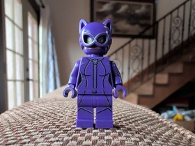 LEGO Batman movie Purple Catwoman MiniFigure  From Set 70902 DC Universe 