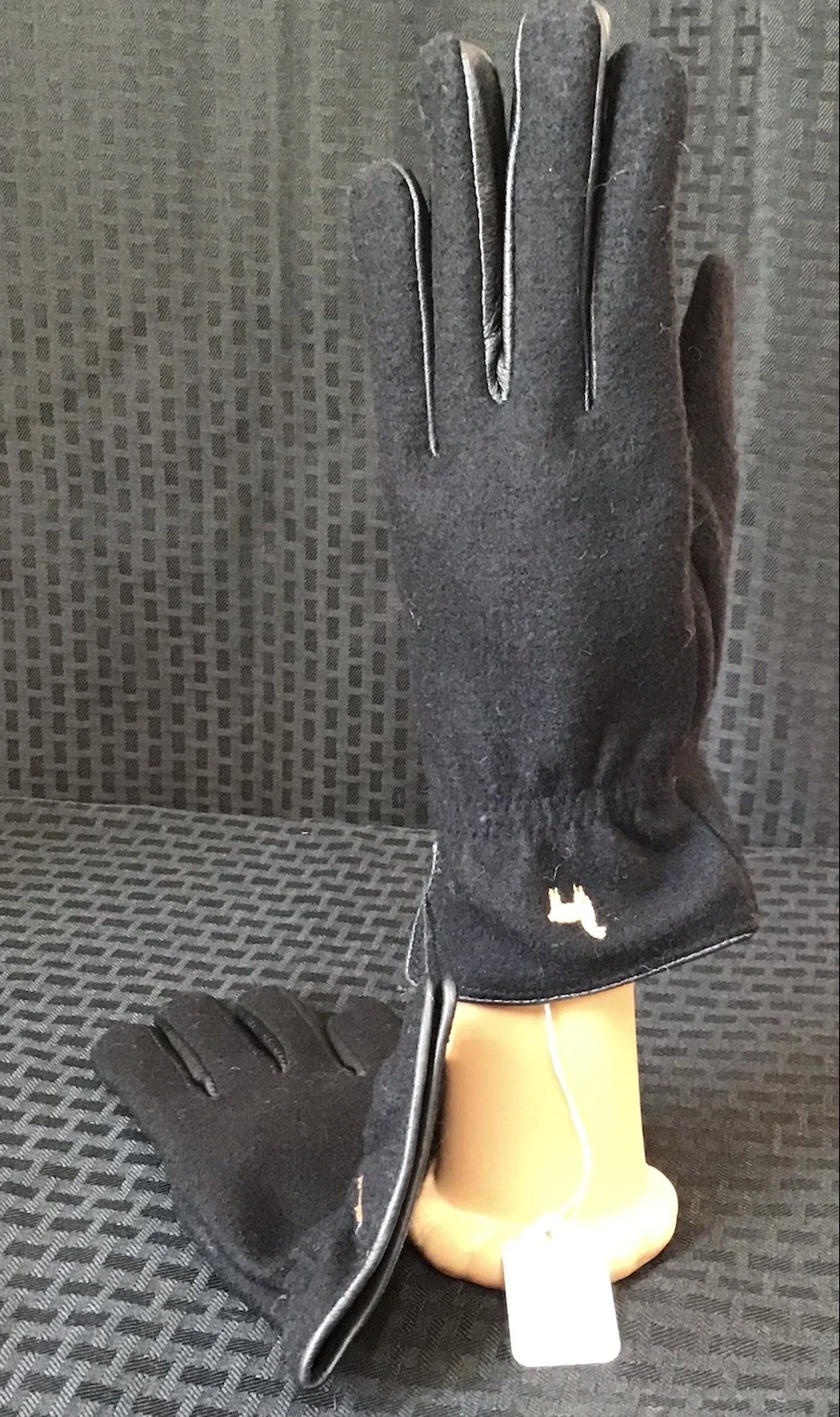 Lanart Ladies Stylish Black Felted Alpaca Gloves With Knit Alpaca Lining