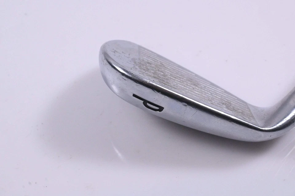 Titleist 716 AP2 Pitching Wedge / 46 Degree / Stiff Flex Dynamic Gold S300 Shaft - Image 3 of 4