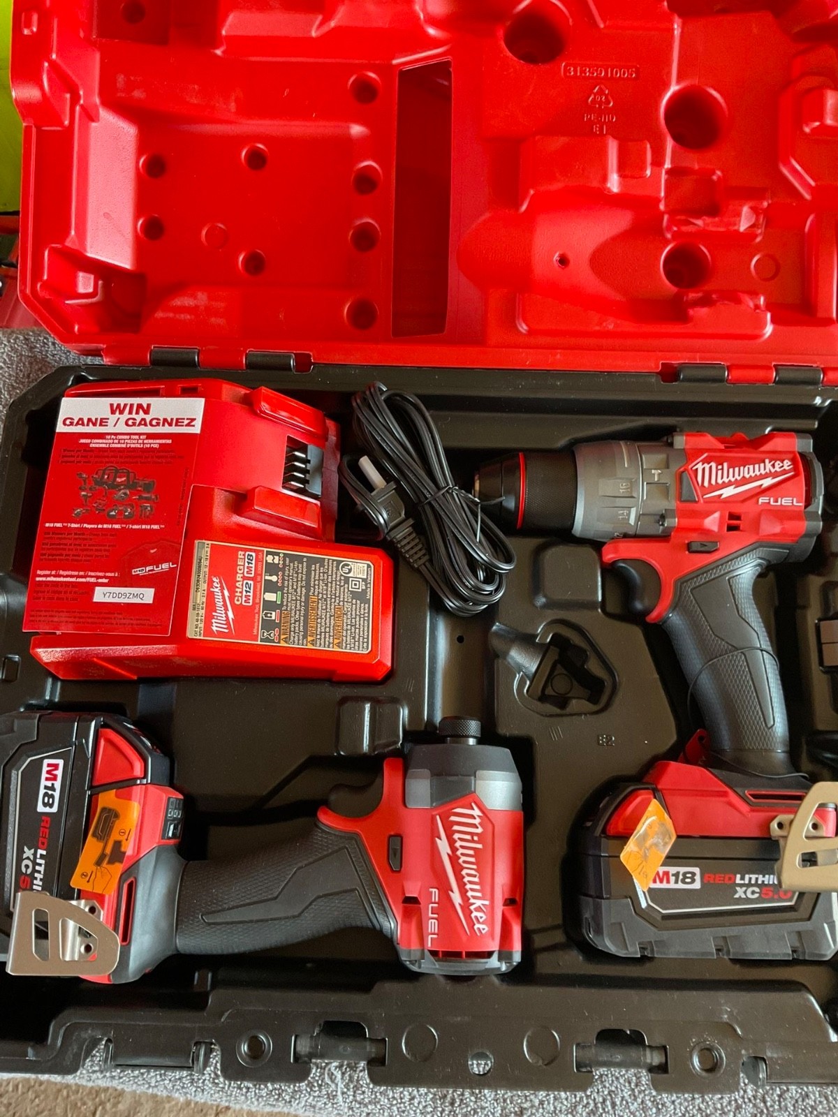 Milwaukee M18 FUEL 18V 2-Tool Combo Kit - Red (3697-22)