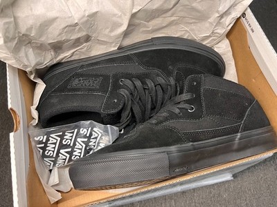 VANS Skate Half Cab Shoes in Triple Black size 10.5 MENS - BNIB new