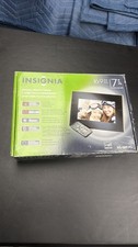 Insignia NS-DPF7G 7" Digital Photo Frame 16:9 2GB Memory w/ Remote