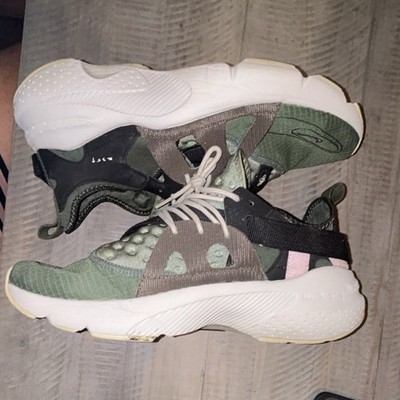 Nike Air Huarache Type Men s Low Top Lace Up Athletic Sneakers Green Gray White