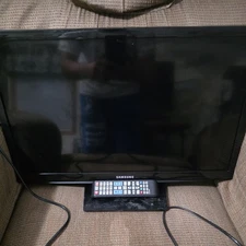 Samsung 24” UN24H4000 720p LED TV w Rmt