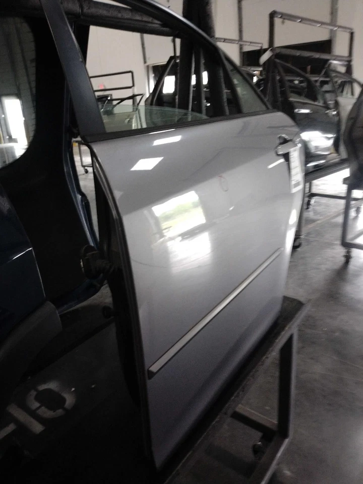 Used Rear Left Door Assembly Rear Side fits: 2008 Mazda 6 electric Rear Left Gra - Image 2 of 4