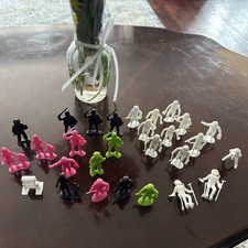 Vintage Lot Of 28 Plastic Space Men Astronaut Figure Army Men and alien