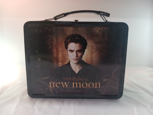 Lot of 3- Twilight Saga New Moon Metal Lunchbox with Thermos and New Moon Scarf