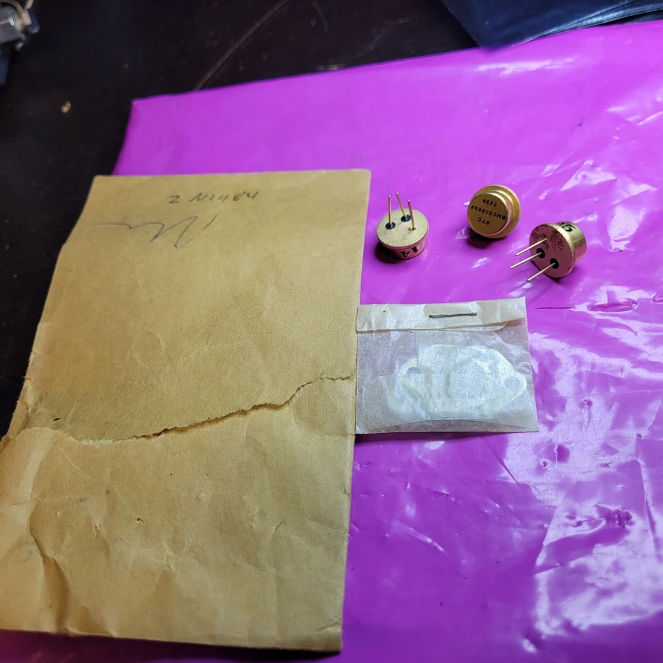 (3 piezas) Transistor 2N1484 STC GOLD LEAD NUEVO EE. UU. SMC 508652 7239DC RARO $99 Foto 2 de 4