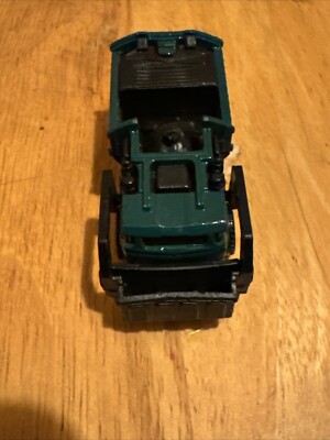 MB904 Matchbox Garbage Gulper Truck Green MBX Sanitation Service Diecast Car