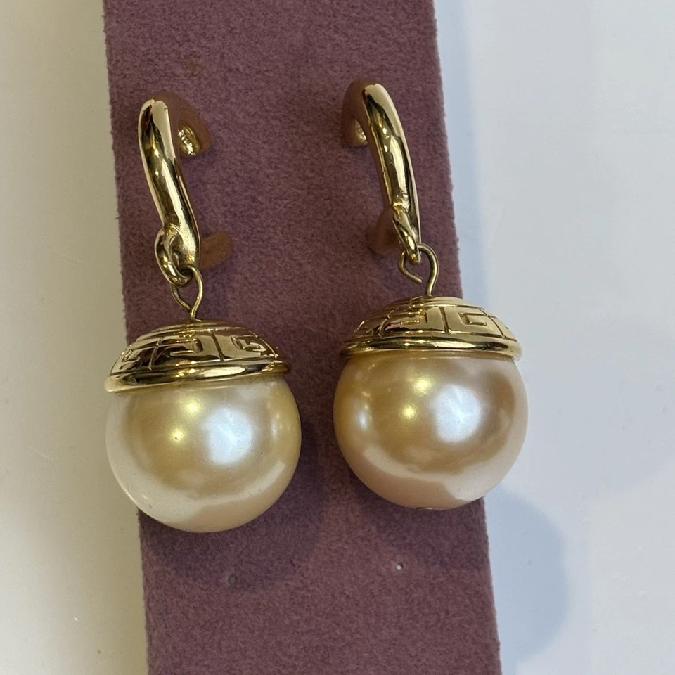 Pendientes de perlas de imitación vintage con llaveros griegos diseño estilo Givenchy glamour Foto 3 de 4