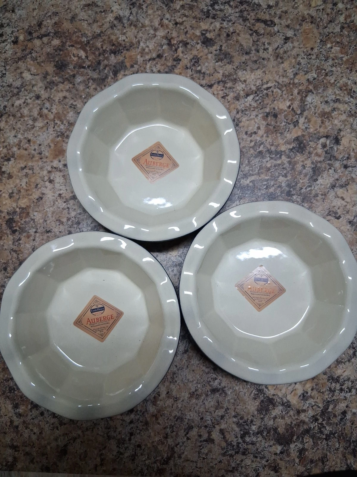 EMILE HENRY - Set of 3 MINI PIE DISHES - 5 1/2" Rim to Rim - 1 3/4" Deep
Opens in a new window or ta