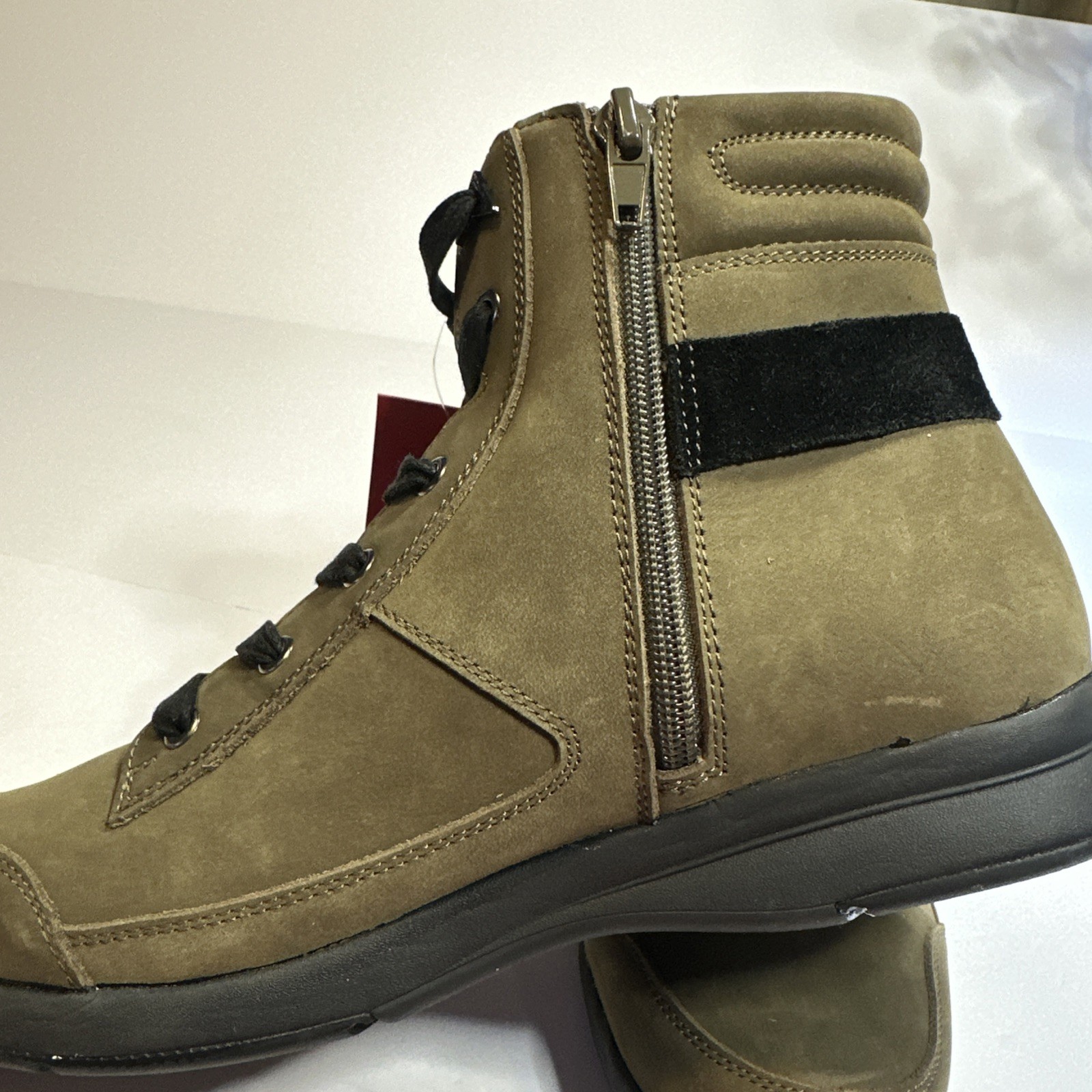 LGND Men’s Leather CALI Boot Green Size 9.5 M Lightweight Made In USA