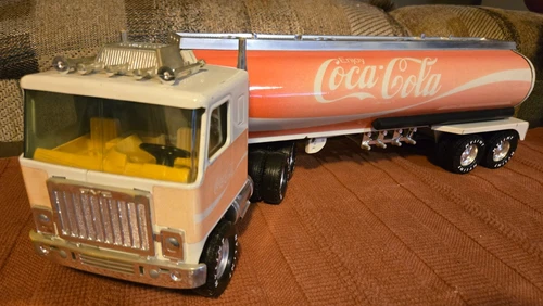 Vintage Nylint Coca-Cola Tanker GMC 18-Wheeler Semi Truck Pressed Steel