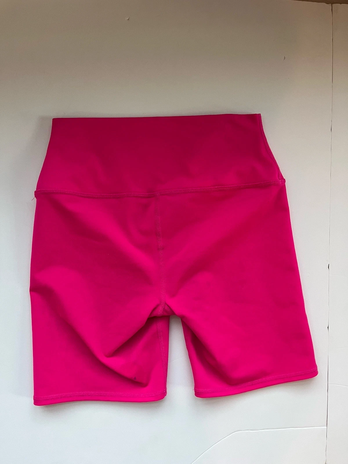 alo-yoga elastic high waist athletic biker shorts