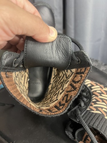 Versace La Greca Kids Girls Boots Sz 10.5US / IT-EU 28 $ 49 Dlls. USED - Picture 10 of 10