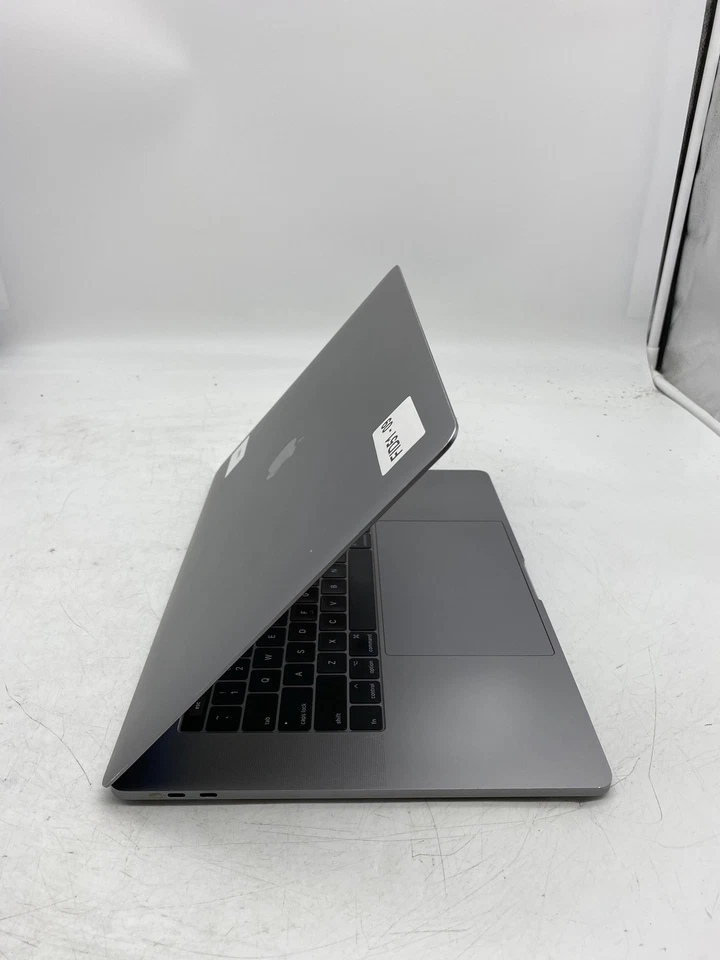 Apple MacBook Pro 2017 15" Core i7 2.8GHz 16GB RAM 250GB SSD MacOS Ventura - Image 3 of 4