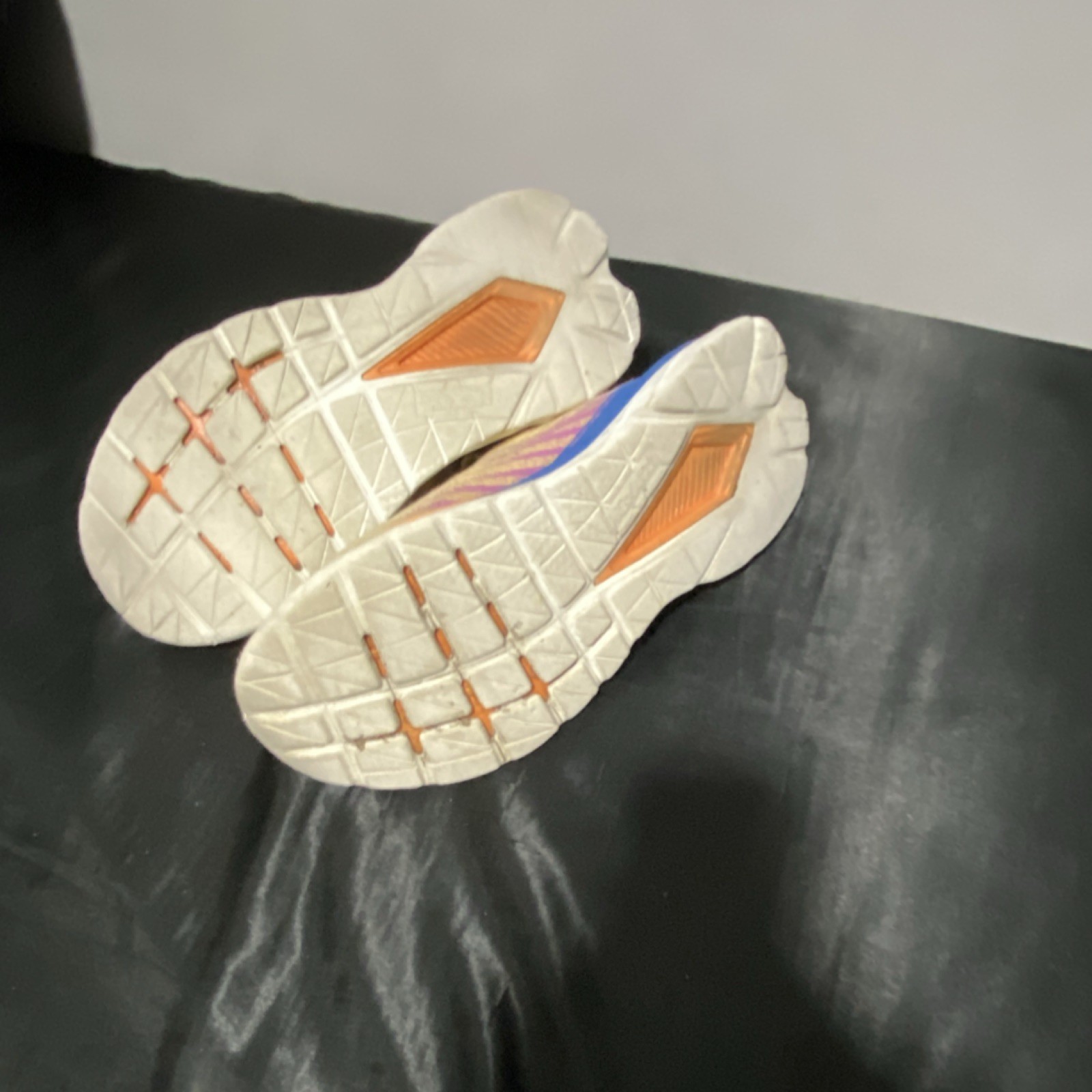 Hoka Mach 5 running shoes in the Impala/Cyclamen colorway thumbnail 3