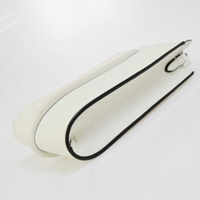 Fendi ホワイト ロゴポーチ Amazon.com: FENDI Fendigraphy Blanco Embroidered Hobo Charm